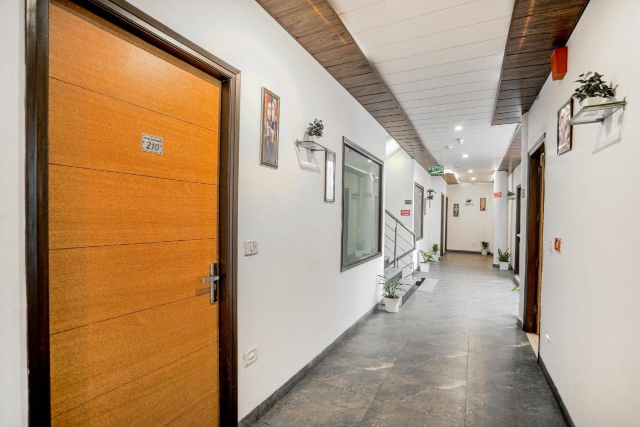 Hotel Seven- Center Of City Chandīgarh Exteriér fotografie